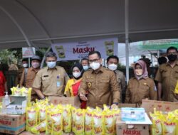 Pemkot Tangsel Gelar Pasar Murah, 4 Ribu Liter Minyak Goreng Ludes Diserbu Warga