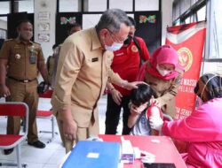 Wali Kota Tangsel Benyamin Davnie Tinjau Vaksinasi Dosis ke 2 di SD Negeri Pisangan 02