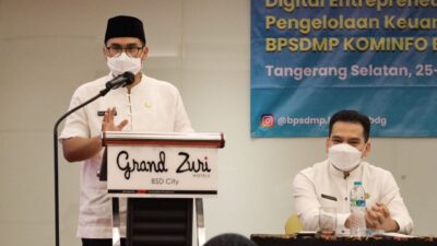 Wakil Wali Kota Tangerang Selatan Pilar saga Ichsan saat membuka pelatihan Digital Entrepreneurship Academy (DEA) oleh Badan Penelitian dan Pengembangan Sumber Daya Manusia Kominfo Bandung di Grand Zuri Serpong