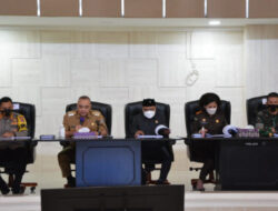 Bupati Tangerang Ingatkan Prokes saat Salat Idul Fitri