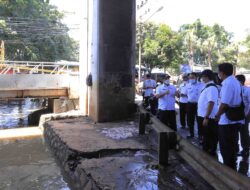 Evaluasi Pencegahan, Wali Kota Tangerang Tinjau Lokasi Pasca Banjir