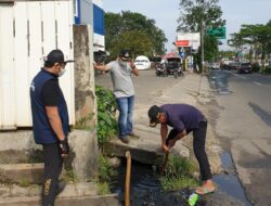 Di Hari Ketiga Lebaran, Wali Kota Tangerang Tinjau Drainase