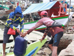 100 Nelayan Dibantu 74 Liter BBM