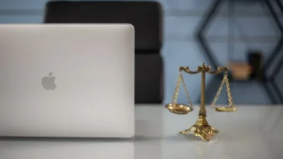 Menghindari Dosa Besar: Bahaya Menimbang Hukum Tanpa Ilmu dalam Islam