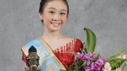 Vania Elizabeth Filberta saat tampil di acara budaya Sumatera Selatan