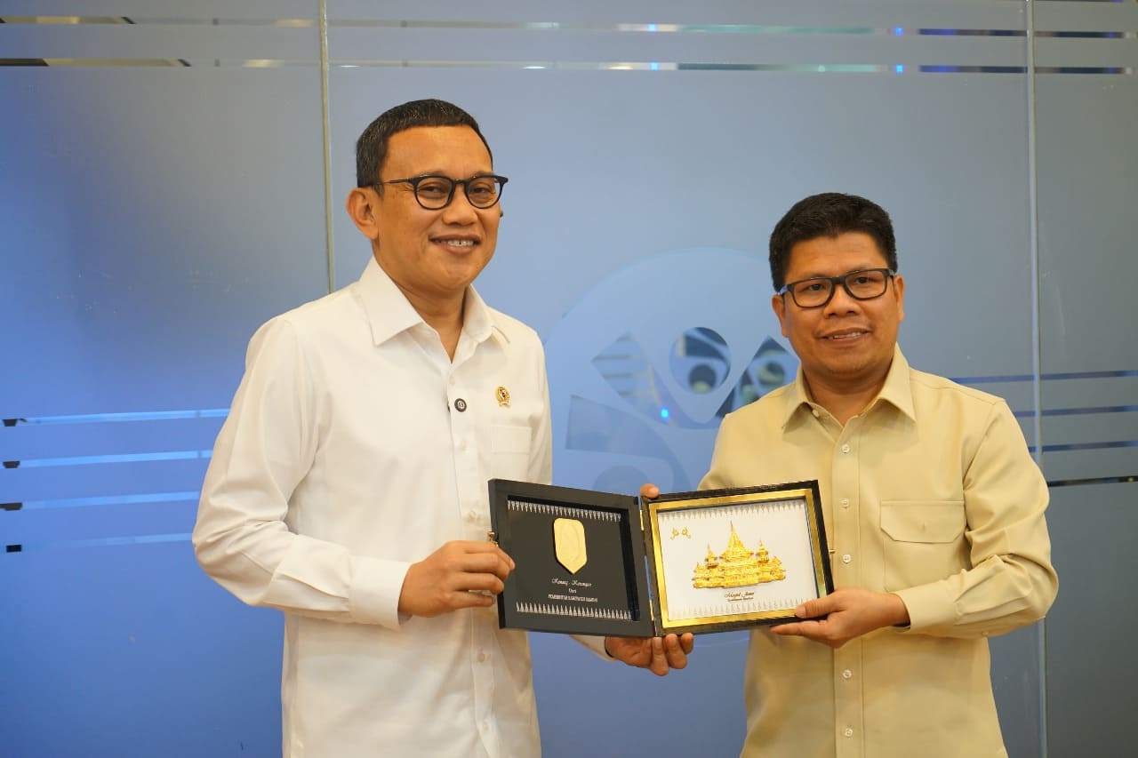 Menteri P2MI dan Bupati Sambas bahas pekerja migran nonprosedural