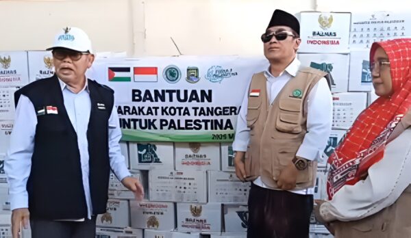 Delegasi Baznas dan MUI Kota Tangerang saat menyalurkan bantuan untuk Palestina melalui jalur Mesir.