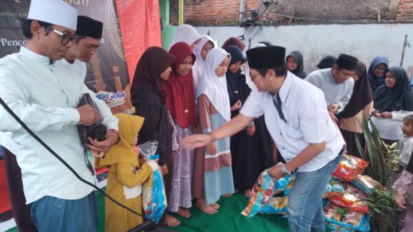 Kegiatan bukber Posbanten.com dan santunan anak yatim di Karawaci Tangerang.