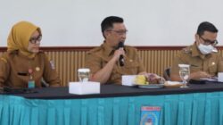 Sekda Tangerang Selatan Bambang Noertjahjo saat monitoring layanan BLUD kesehatan.