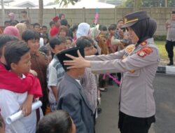 Hari Kartini, Siswa SD di Tangerang Kunjungi Polres dan Belajar Jadi Polisi