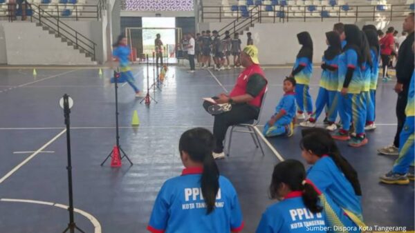 Atlet pelajar Kota Tangerang menjalani tes fisik di GOR Nambo Jaya menjelang POPDA XII Banten 2026.