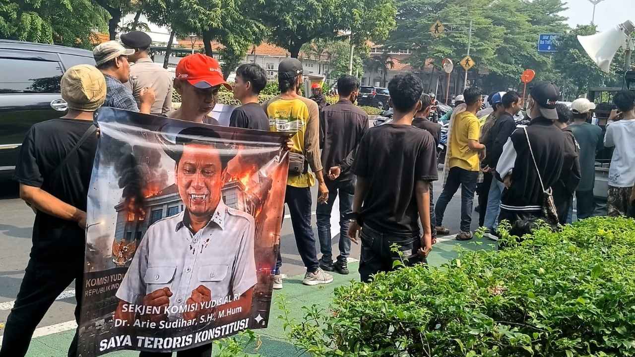 Ratusan Massa Papua Desak Komisi Yudisial Buka Kembali Dugaan Rekayasa Peradilan