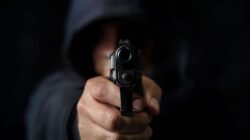 Viral Baku Tembak Curanmor di Citra Raya, Polisi Kejar Pelaku