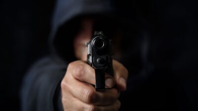 Viral Baku Tembak Curanmor di Citra Raya, Polisi Kejar Pelaku