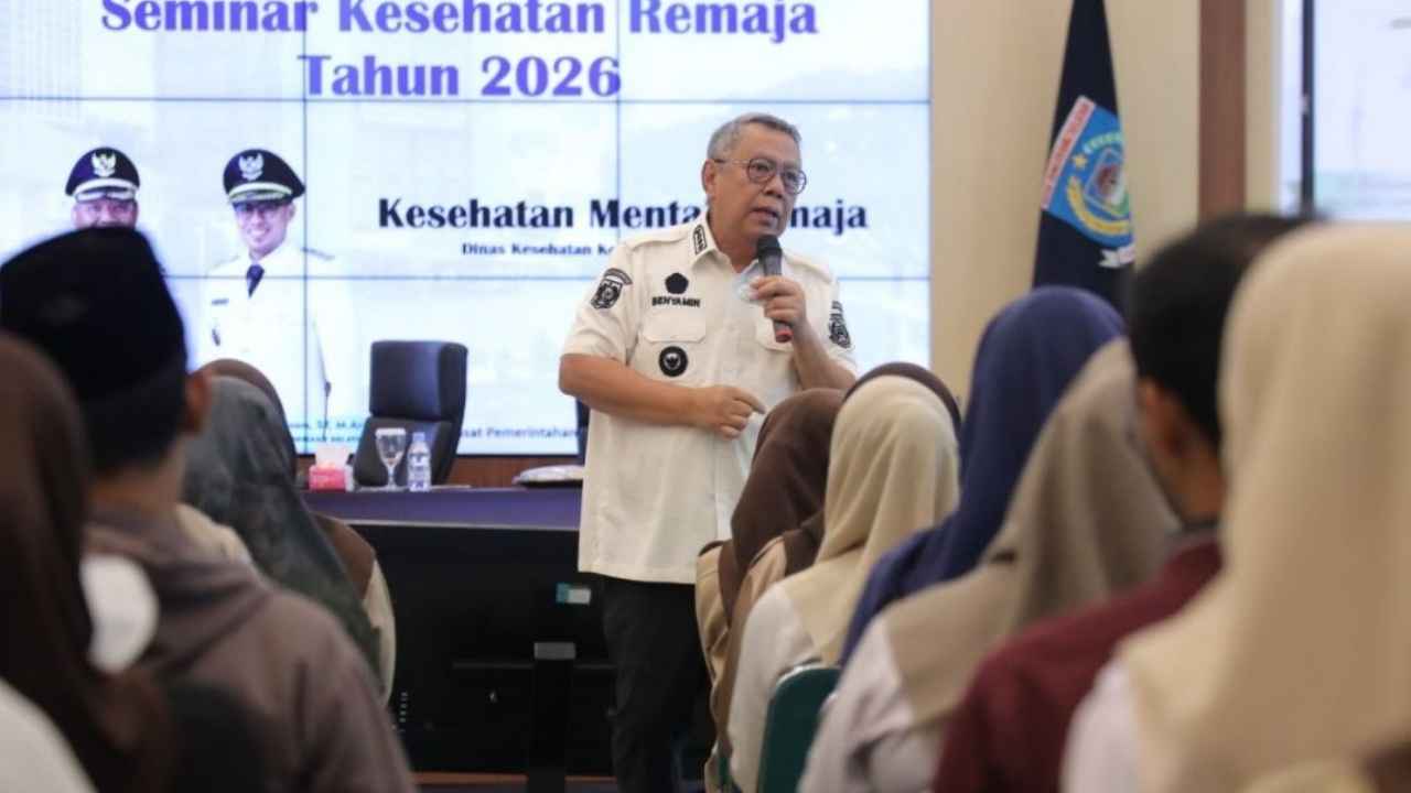 Wali Kota Tangerang Selatan Benyamin Davnie memberikan sambutan pada Seminar Kesehatan Remaja di Puspemkot Tangsel.