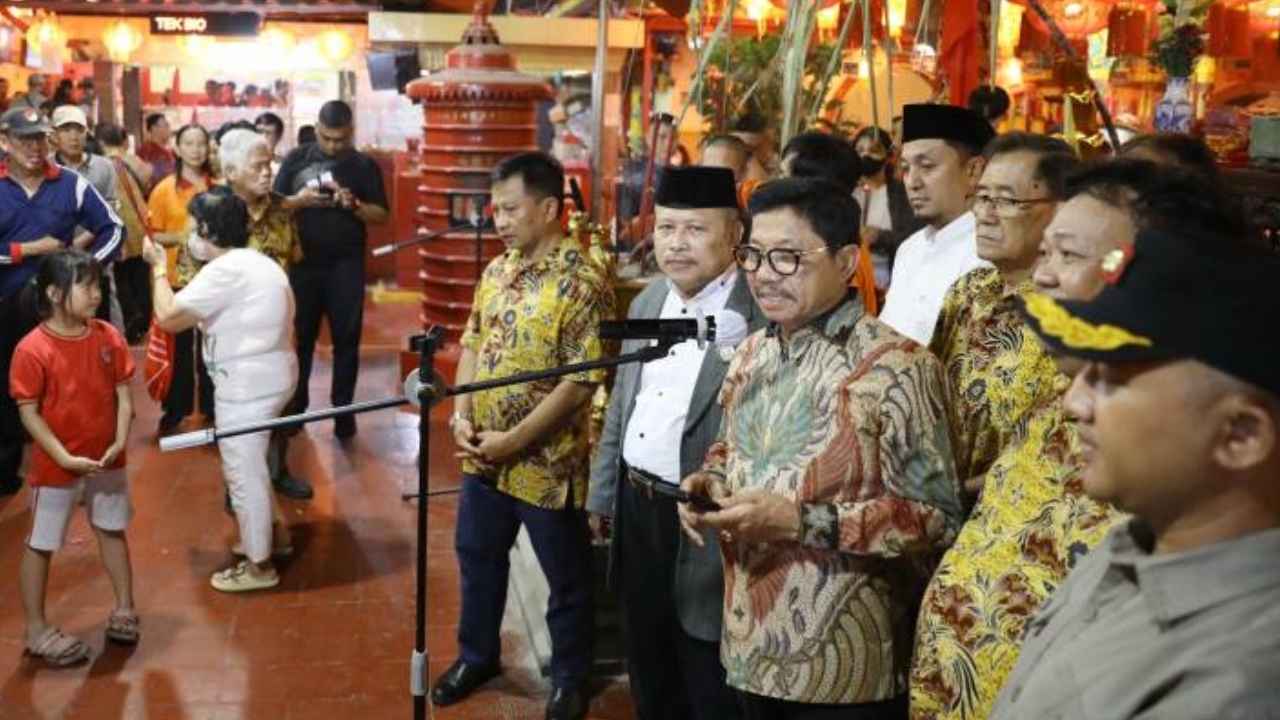Wali Kota Tangerang H. Sachrudin menghadiri peringatan YMS Kwan Im Hud Couw di Klenteng Boen Tek Bio dan menyampaikan pesan tentang toleransi serta kerukunan masyarakat.