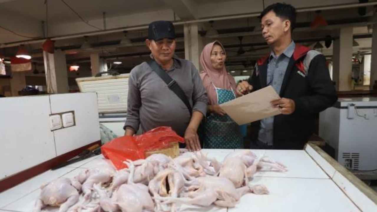 Grafik ekonomi dan aktivitas pasar menggambarkan inflasi Kota Tangerang sebesar 2,29 persen pada Agustus 2026.